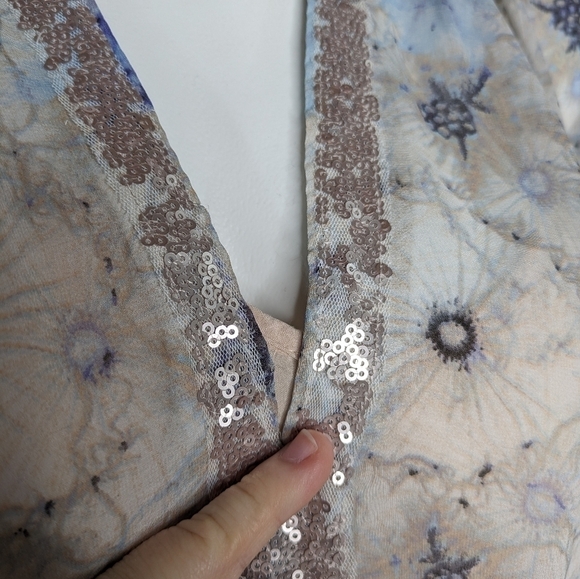 ✨3/$15 Anthro One September blue cream floral sequin accented blouse XS - Picture 5 of 10
